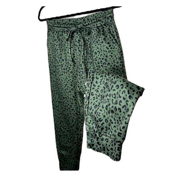 Green and Black Leopard Print Relaxed Fit Draw String Joggers Sweat Pants Medium - Picture 2 of 15